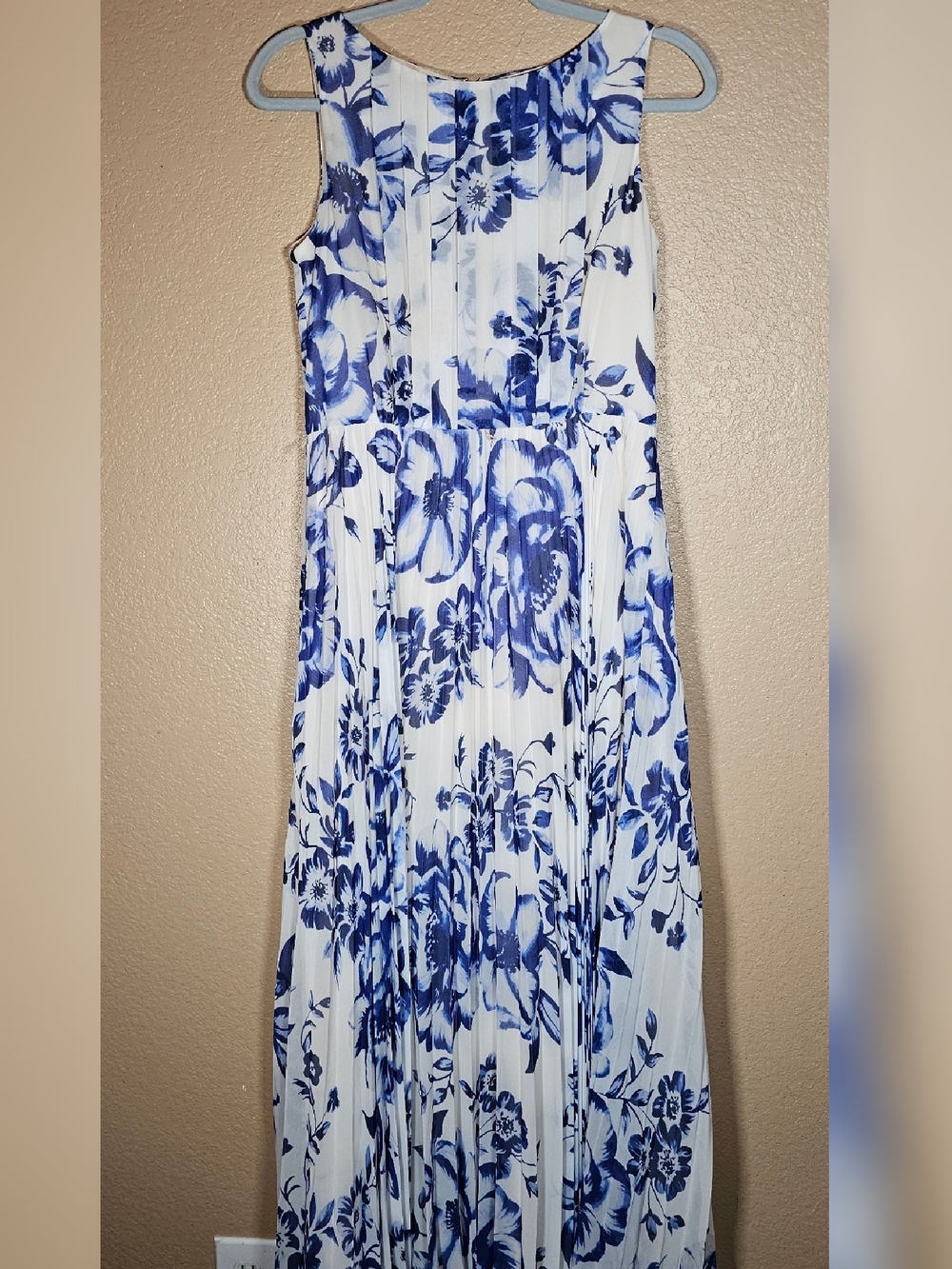 Eliza J White and Blue Floral Pleated Womens' Dress - Picture 3 of 5